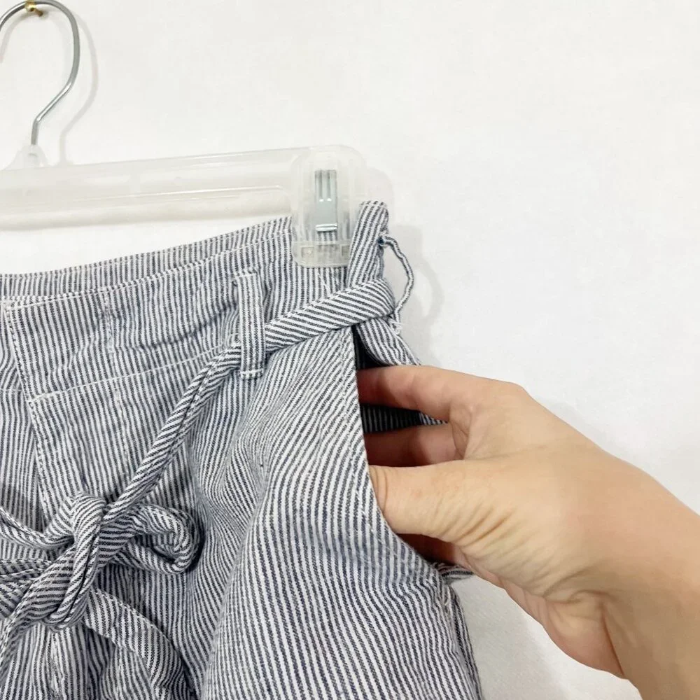 Abercrombie‎ & Fitch Navy Blue & White Striped Linen Shorts Belt Size Small